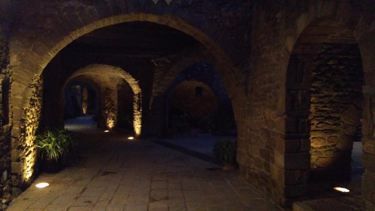 Monells - Casa Rural - Can Felip Exteriör bild